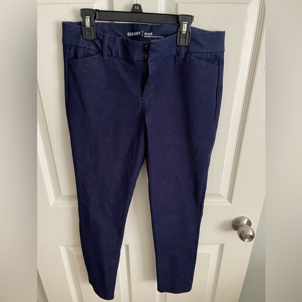 Old Navy Cropped Pixie Pants